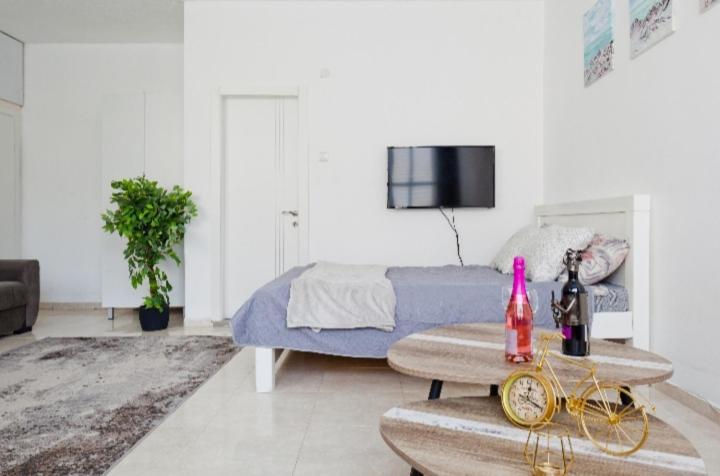 Bat Yam On The Beach Apartment Exterior photo