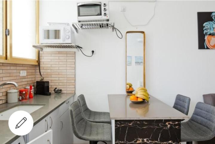 Bat Yam On The Beach Apartment Exterior photo