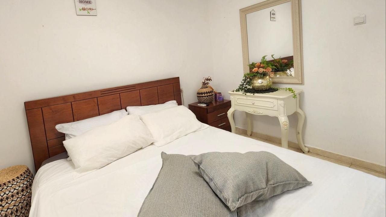 Bat Yam On The Beach Apartment Exterior photo