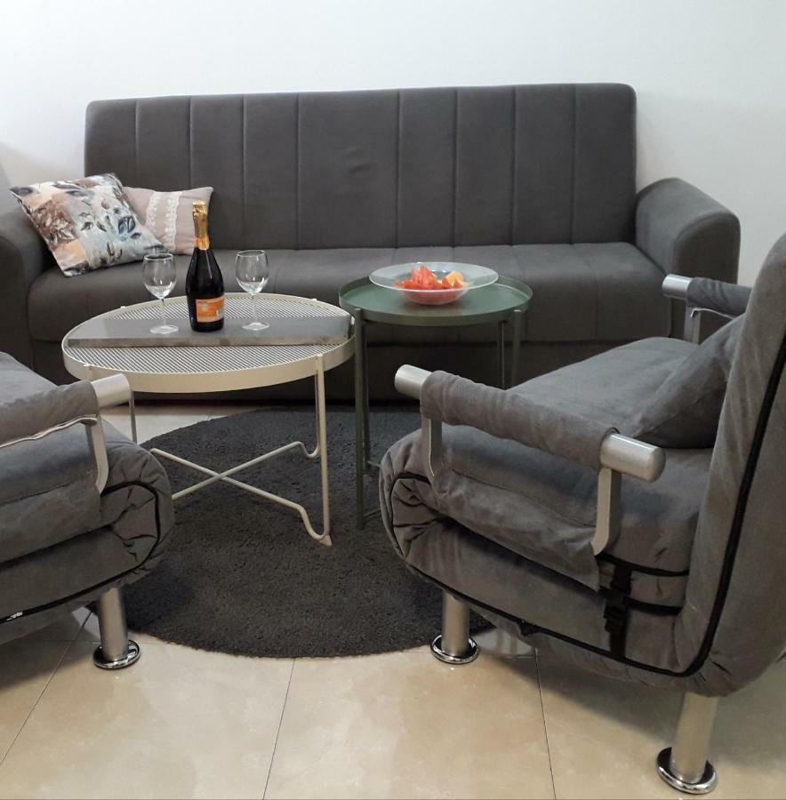 Bat Yam On The Beach Apartment Exterior photo